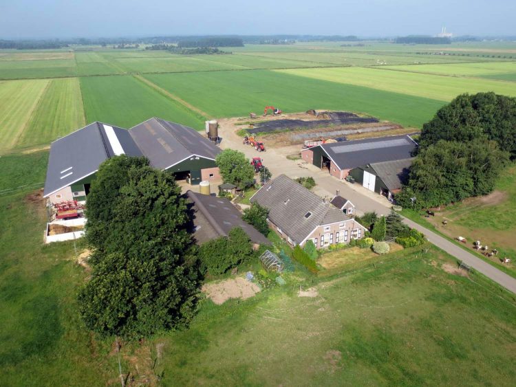 Lucht foto MTS Bruggeman PrimeHumic ingezet bij Melkveebedrijf Bruggeman